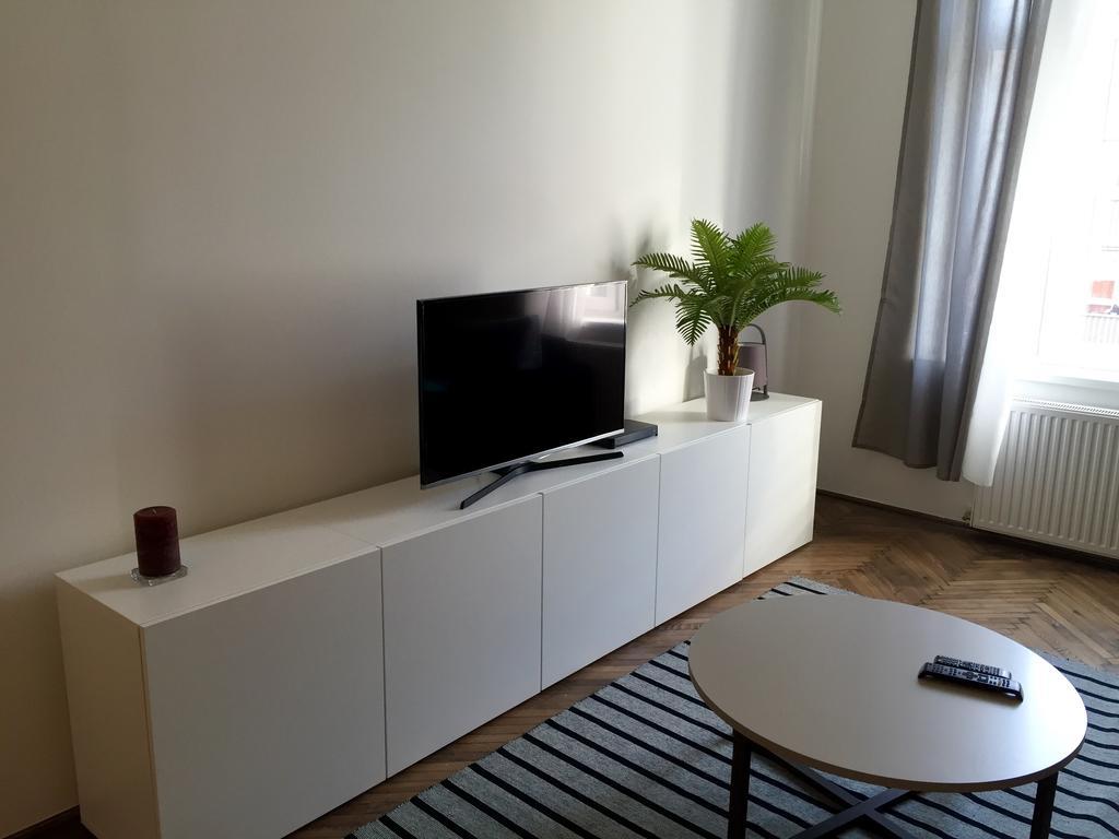 White Dream Home Budapest Bilik gambar
